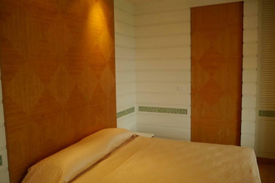 Bangkok Riverside Condo Exterior photo